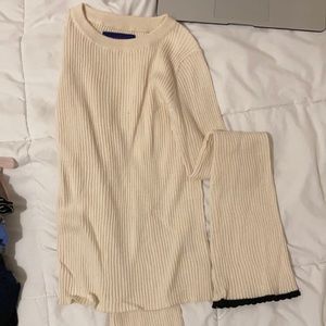 Aeropostale cream long sleeve with black sleeve lining size M